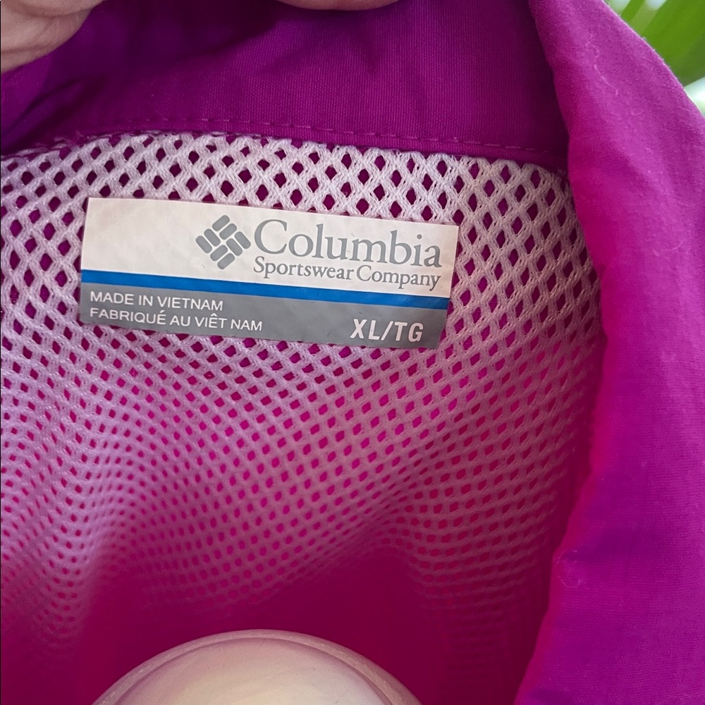 Columbia Magenta Short Sleeve Shirt - Picture 2 of 9